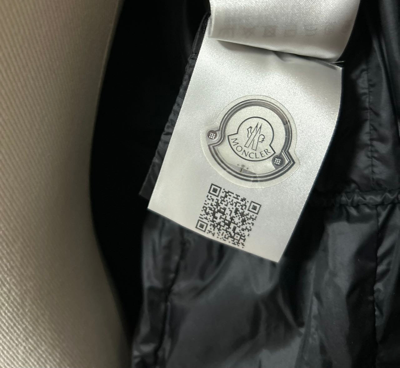 C00703 MONCLER Hirma イルマ 新品未使用