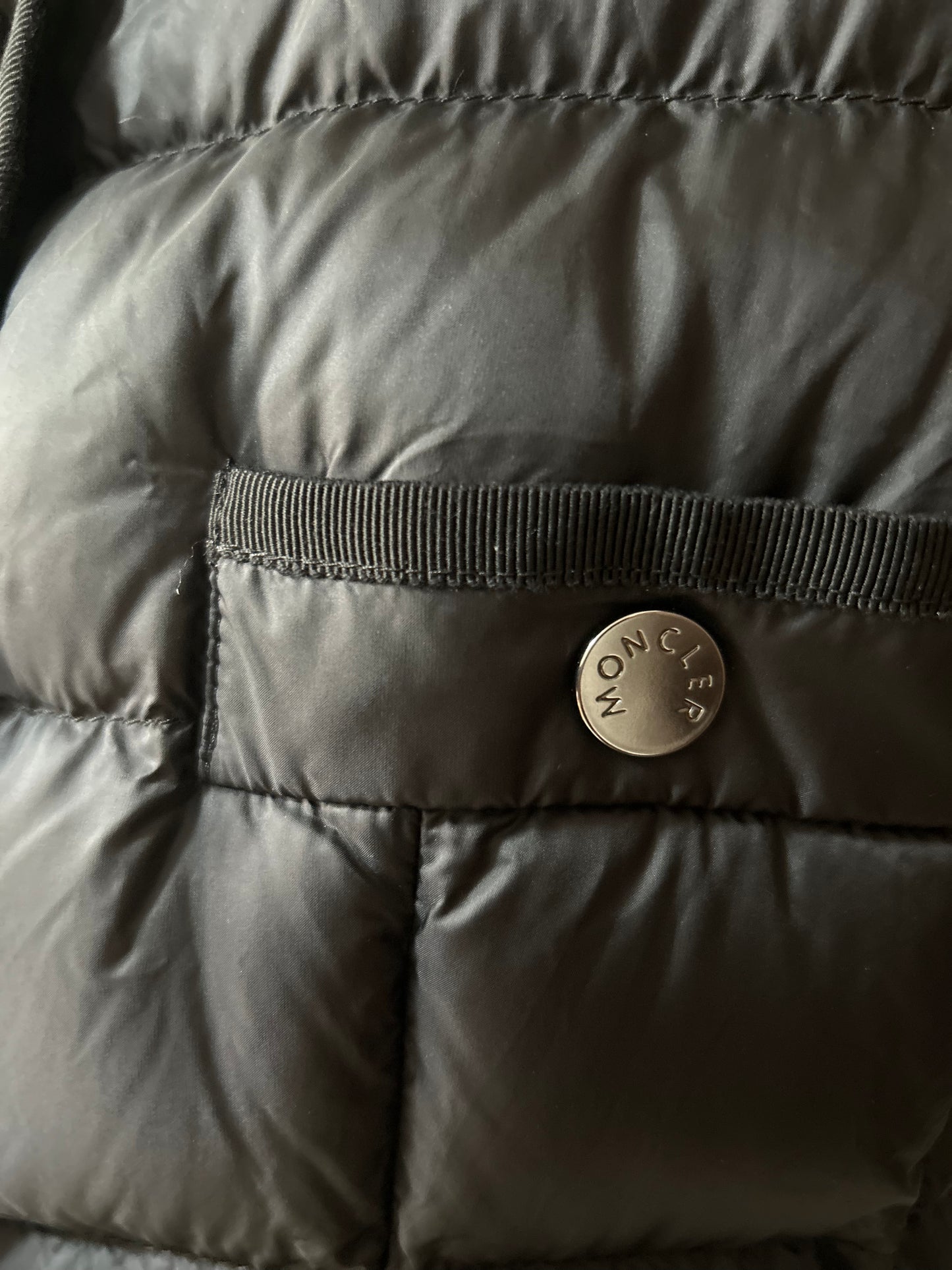 C00702 MONCLER Hirmafur シアリングムートンファー