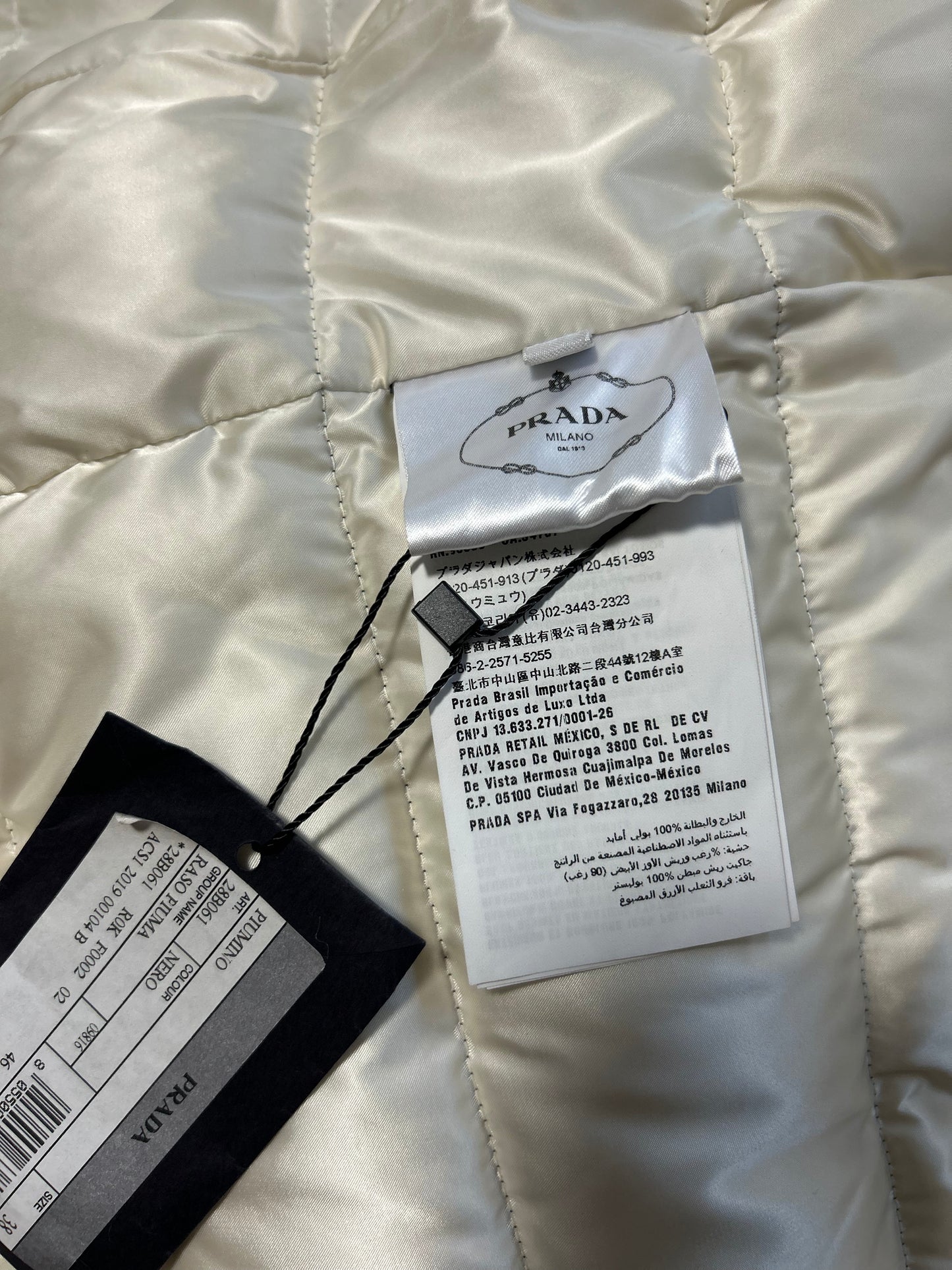 C00603 PRADA プラダ 超人気デザイン ファー付きダウンコート