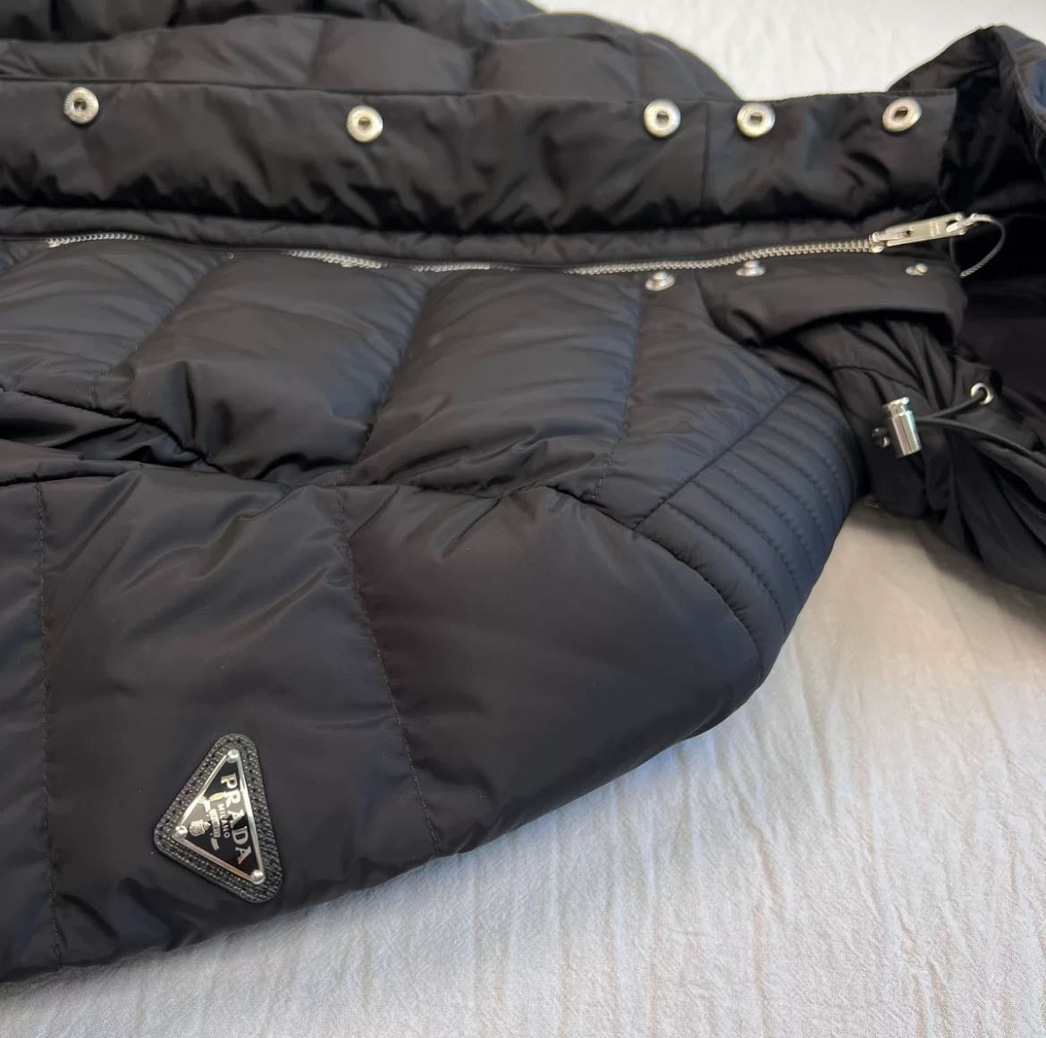 PRADA フード付き ショートダウンジャケット 29X544 管理番号:D000301