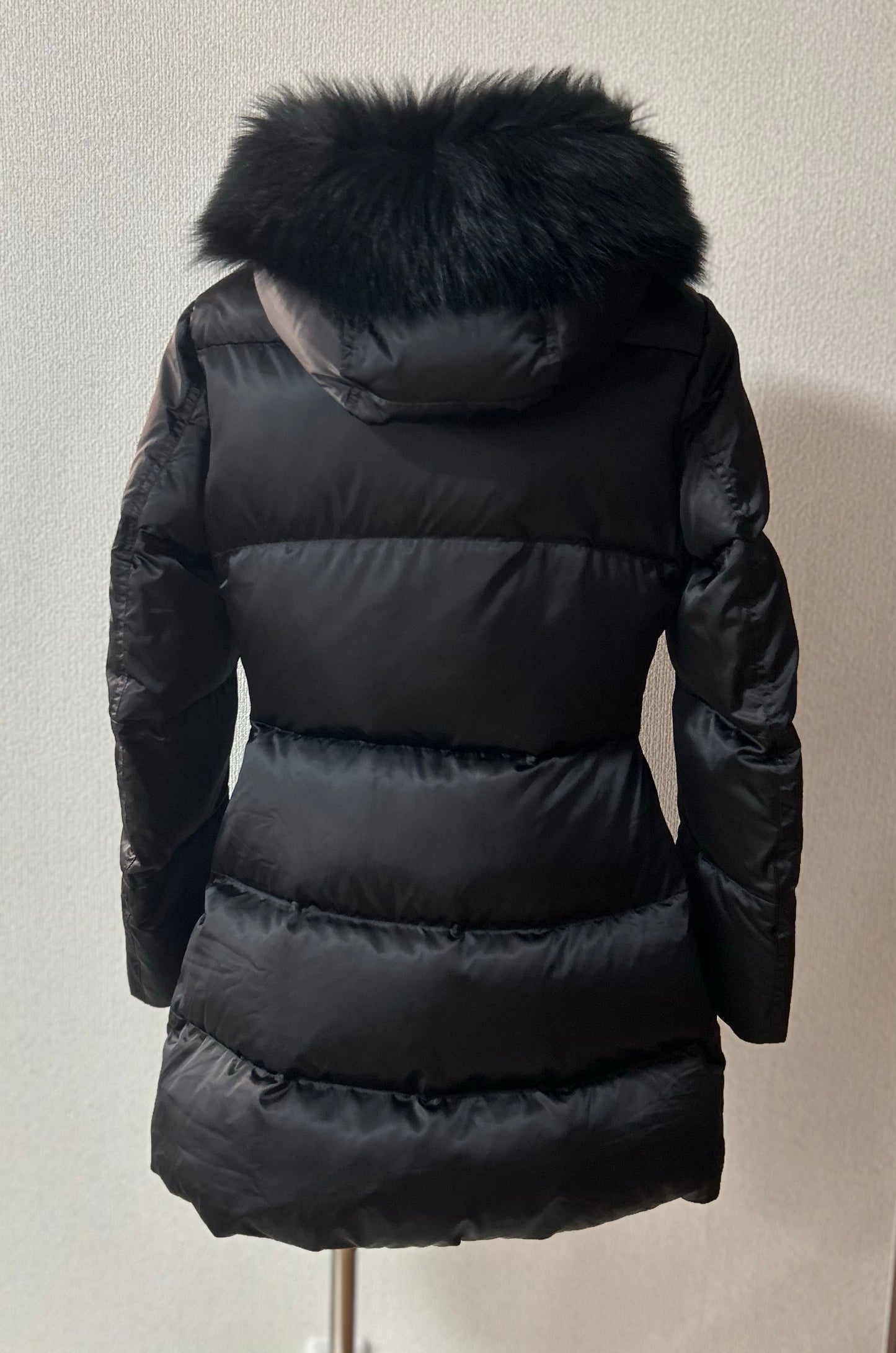 C00704 ダークネイビー PRADA プラダ 超人気デザイン 29P117ファーフード付きダウンコート