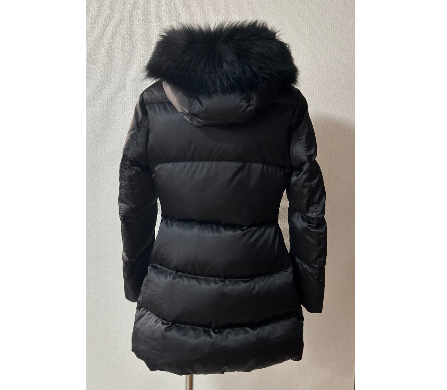 C00401 PRADA プラダ 超人気デザイン 29P117ファーフード付きダウンコート